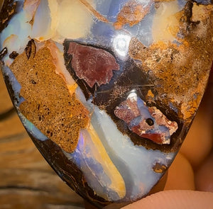 146.8cts - HEART SHAPED Australian Boulder Opal from Yowah