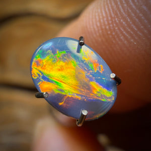 0.7cts - Australian Boulder Opal Doublet