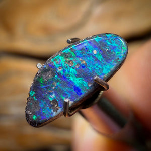 1,3 Karat – Australischer Boulder-Seam-Opal aus Winton