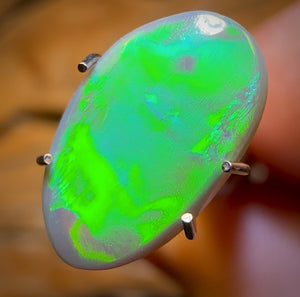1.95cts - “Green flash 1”GEM Lightning Ridge Dark Opal