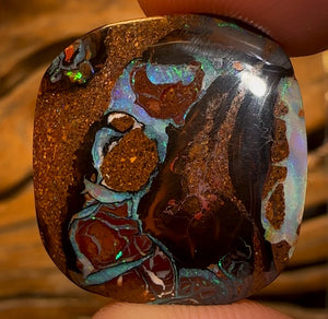 16.4cts - Tribal Queensland Boulder Opal