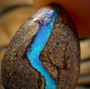 5.25cts - Queensland Boulder Seam Opal from Winton. Australian Opal