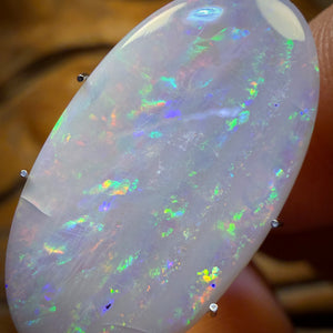 Half Price Card ! 6.8cts - Rare Mintabie Australian Dark Opal inclusions