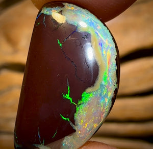 14.7cts - Yowah Nut Kernel Opal. Unique Cut