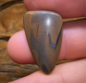 16.9cts - Australian Midnight Blue Black Queensland Boulder Seam Opal