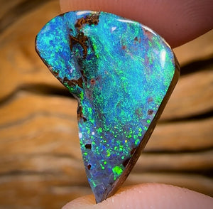 14.3cts - Top Reef Pattern Queensland Boulder Seam Opal