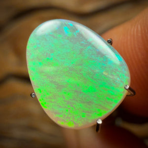 2.7cts - Green Flash South Australian Light Opal