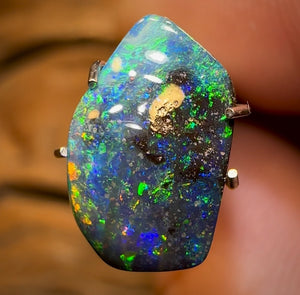 2.55cts - nice Queensland Boulder Seam Opal