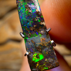 1.6cts - Australian Boulder Seam Opal from Winton