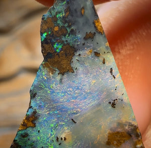 26.4cts - Queensland Boulder Seam Opal Rub