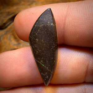 19.5cts - Queensland Boulder Seam Opal. Ice Blue Australian Opal