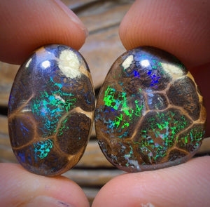 36.9cts - Top Electric Bubbleband Opal Pair. Australian Opal