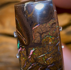 11,1 carats - Opale Boulder tribale du Queensland de Koroit