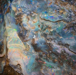 961.1g - HUGE Queensland Boulder Seam Opal Rough Specimen