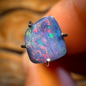 🔨 AUCTION 🔨 Reserve 💎 High Roller Banger Auction 💎 0.8cts - Solid Queensland Boulder Seam Opal. Top Red Multi