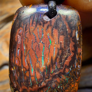 25 x 19mm - Gebohrte Tribal Queensland Boulder Opal Halskette