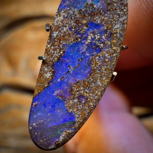 3.9cts - Queensland Boulder Seam Opal. Australian Opal