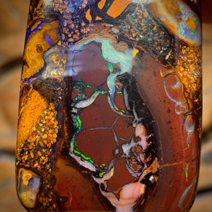 🔨 AUCTION 🔨 22.8cts - Tribal Queensland Boulder Opal from Yowah