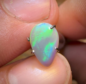 0.9cts - Lightning Ridge Dark Opal