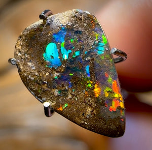 Auction Fall-Through = Your Gain! š„ Now More Than 50% Off RRP šØ 1.75cts - Electric Fire Queensland Boulder Seam Opal