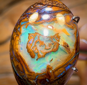 17.7cts - Yowah Nut Crystal Centre w/ Tribal Pattern. Australian Opal