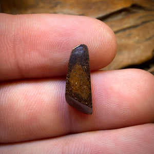 4cts - Queensland Black Boulder Seam Opal. Australian Opal Bargain