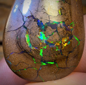 40.5cts - Queensland Boulder Opal. Bubbleband Formation