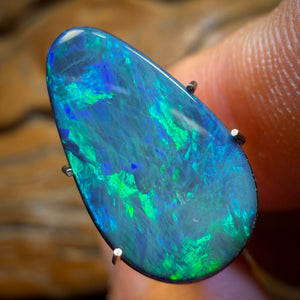 3.1cts - Lightning Ridge Opal Doublet