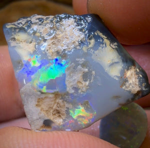 š 21.1cts - 2x Lightning Ridge Opal Rough Parcel