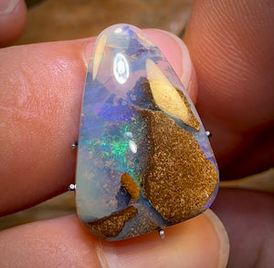 9.3cts - “Islands from above” Queensland Boulder Seam Opal