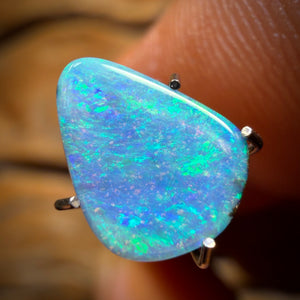 1.5cts - Ice Blue Queensland Boulder Seam Opal