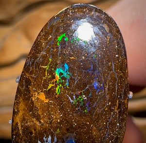 18.7cts - Bubble Band Opal from Winton