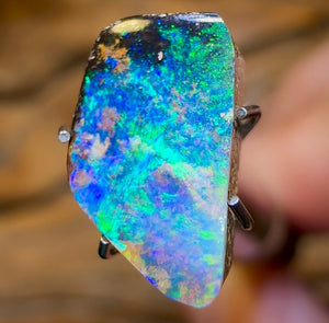 2.4cts - Winton Seam Opal. Australian Opal - Opal Whisperers