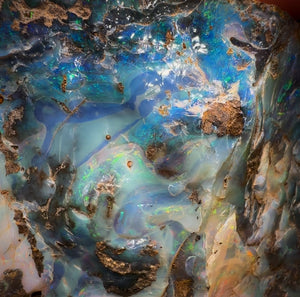 961.1g - HUGE Queensland Boulder Seam Opal Rough Specimen