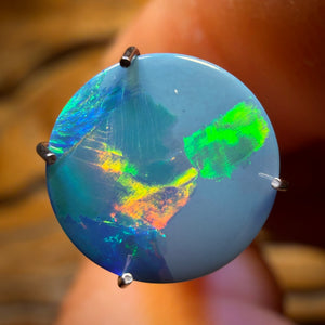 Bargain Card! 1.8cts - Australian Boulder Opal Doublet