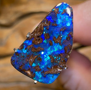 5.7cts - Australian Boulder Seam Opal. âDeep Water Reefâ Pattern - Opal Whisperers