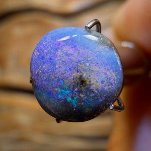 Roadshow Card 2.3cts - Queensland Boulder Seam Opal from Winton