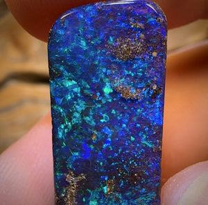 20.2cts - Gem Queensland Boulder Seam Opal. Reef Pattern!