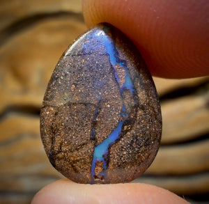 5.25cts - Queensland Boulder Seam Opal from Winton. Australian Opal