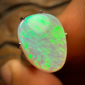 2.7cts - Green Flash South Australian Light Opal