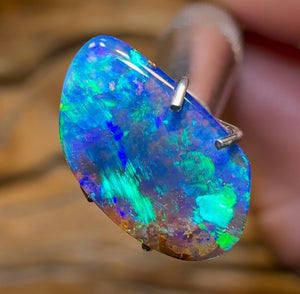 1.9cts - Amazingly Bright Winton Seam Opal. Australian Boulder Opal - Opal Whisperers