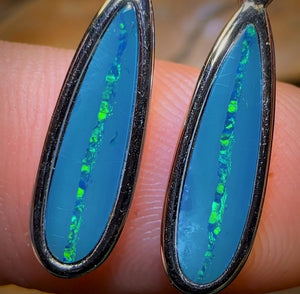 Ohrhaken aus Sterlingsilber mit australischem Boulder-Opal-Doublet