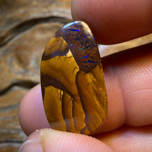 23.7cts - Fire Bubble Band Queensland Boulder Opal from Yowah. Red Multicolour