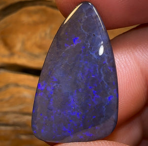 16.9cts - Australian Midnight Blue Black Queensland Boulder Seam Opal