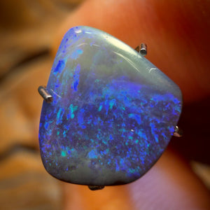 2.1cts - Grab it quick Australian Boulder Seam Opal