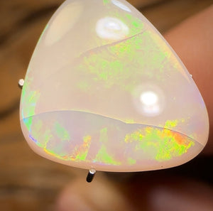 Auction Fall-Through = Your Gain! 🔥 Now More Than 50% Off RRP 🚨 5.6cts - South Australian White Opal. RECUTTER’S DELIGHT