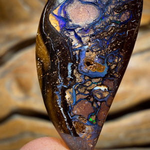 29 x 14mm - Gebohrter Tribal Queensland Boulder Opal
