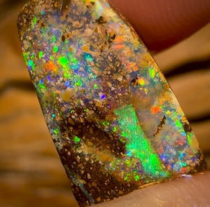 🔨 AUCTION 🔨 13.9cts - Queensland Boulder Seam Opal Rough Piece