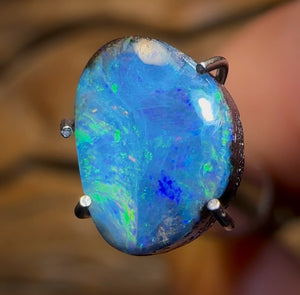 1.3cts - Queensland Boulder Seam Opal from Winton