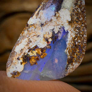 Opale boulder australienne massive double face de 8,5 carats